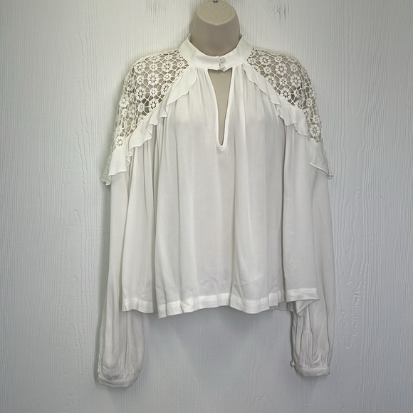 Free People - Little Bit Of Love White Lace Flowy Boho Blouse Size Small - Picture 2 of 12